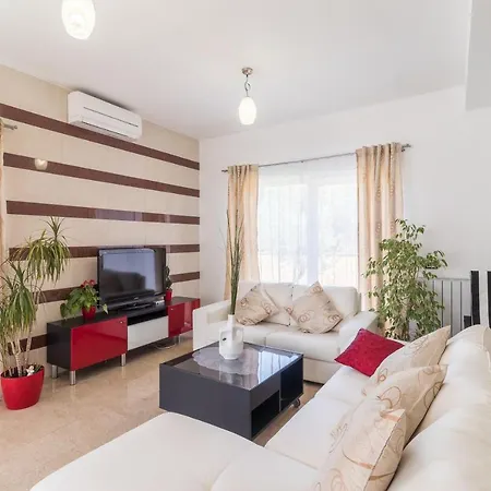 Willa Istrakamen Ližnjan