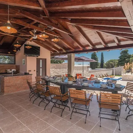 Villa Istrakamen Ližnjan