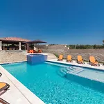 Villa Istrakamen Ližnjan