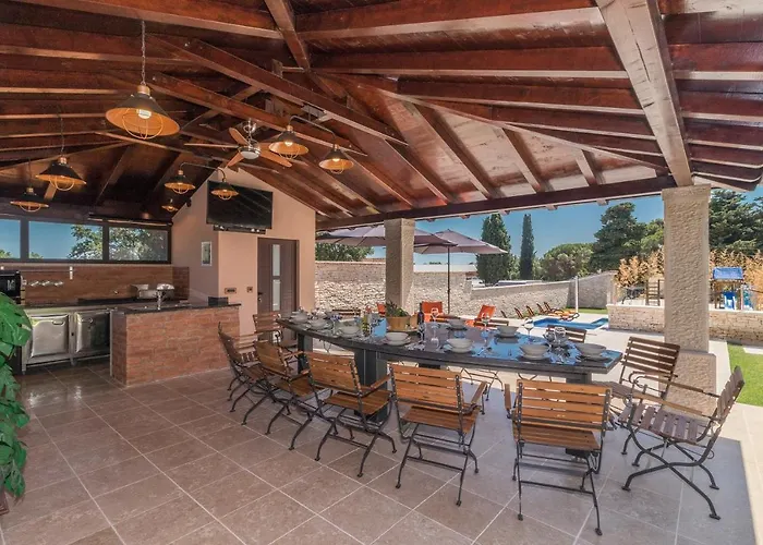 Vila Istrakamen Liznjan